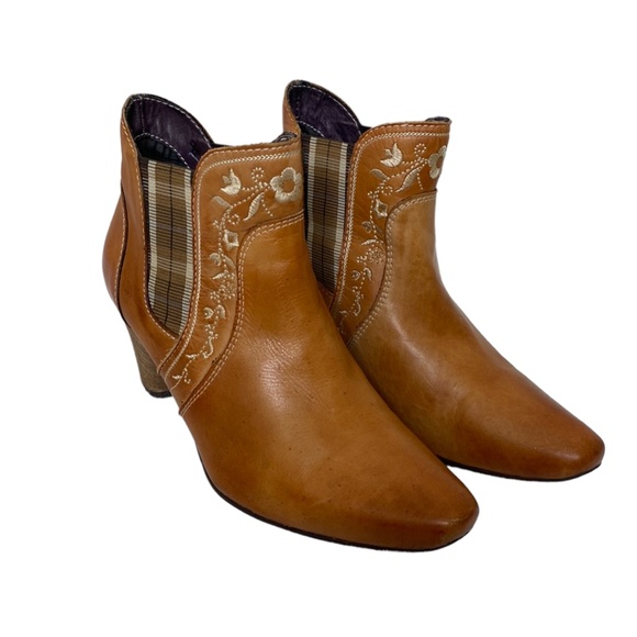 Elite by Corkys Shoes Elite By Corkys Jorrie Leather Plaid Elastic